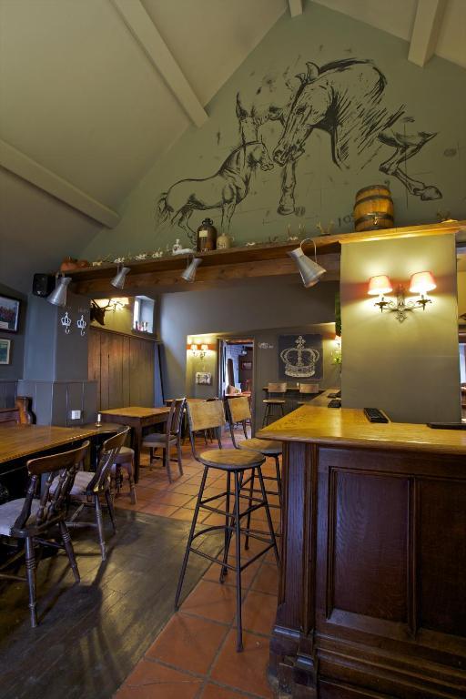The Kings Arms Hotel Didmarton Exterior photo